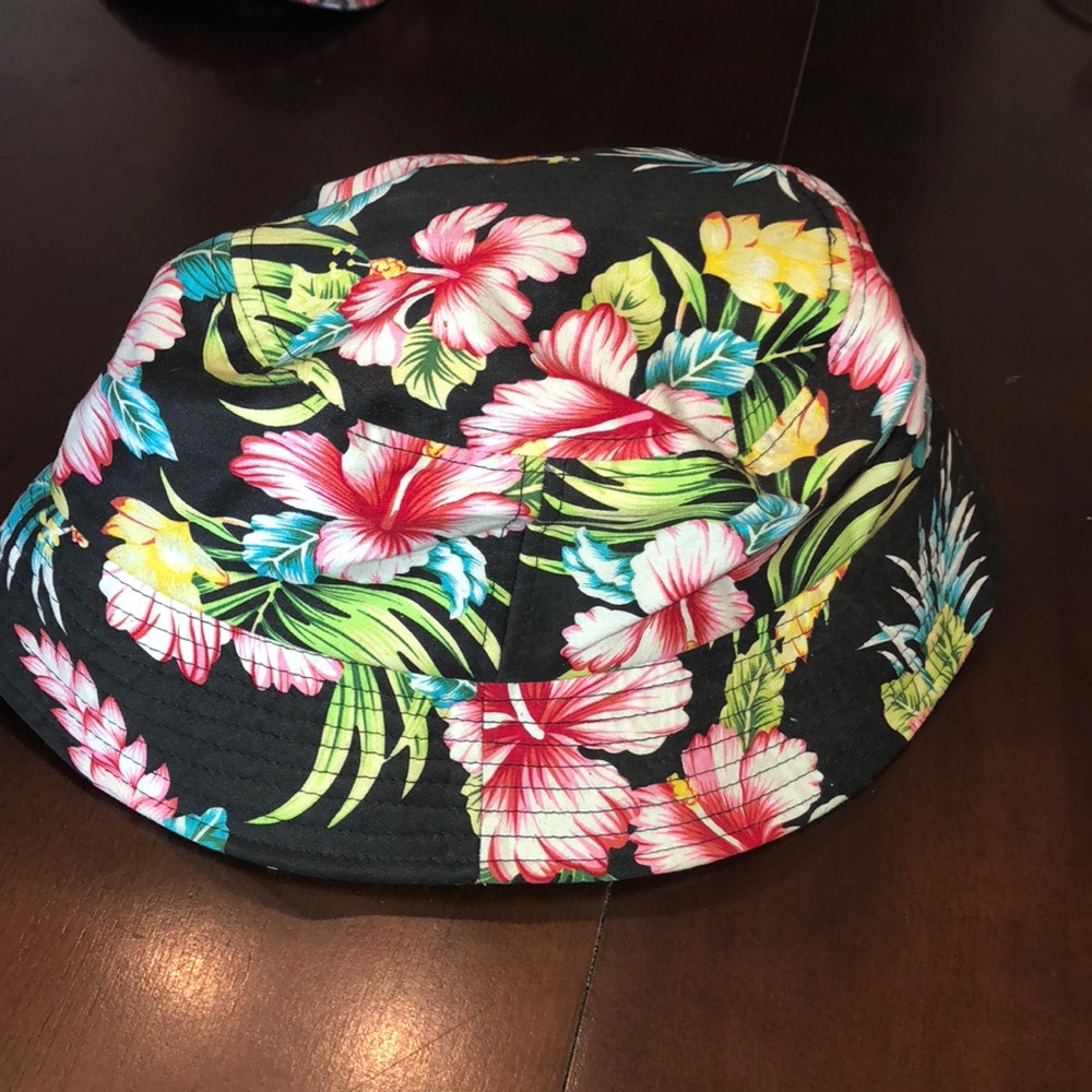 Flower bucket hat